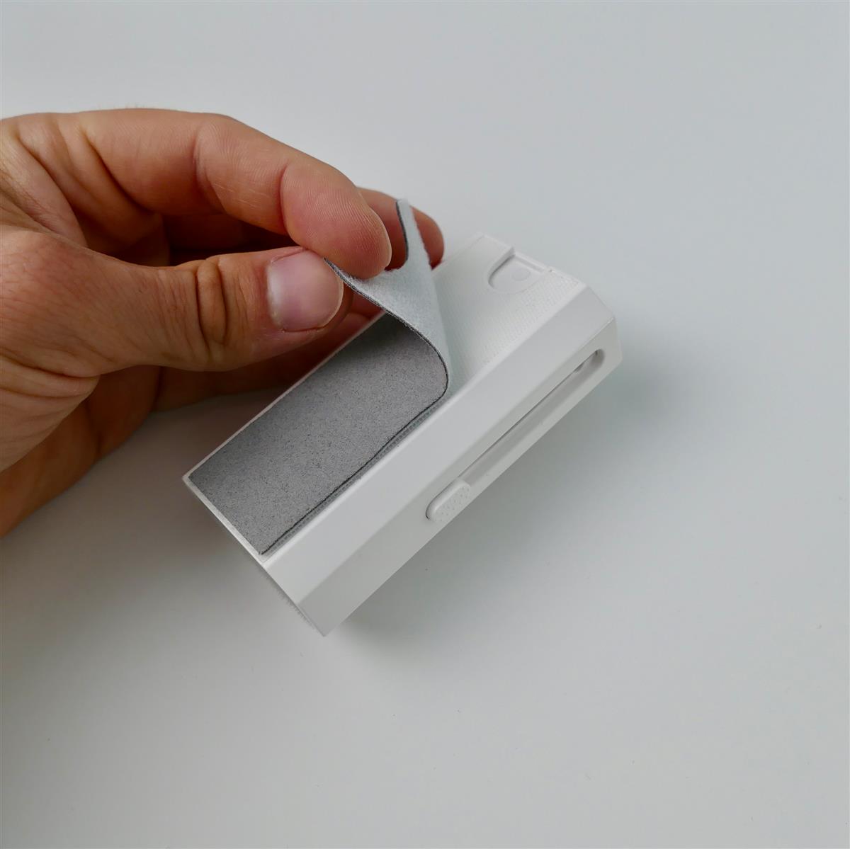 8-in-1 Reinigungswerkzeug für Tastatur, Laptop, Airpods uvm.